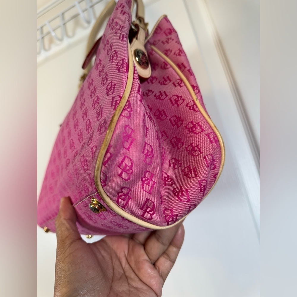Dooney & Bourke Fuschia Signature Vintage Satchel Bag NWT #CL-125 - Picture 5 of 10